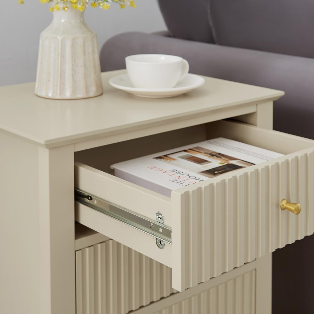 Melody Maison Hales Taupe Bedroom Set – Large Chest of Drawers with 2 Matching Bedside Tables