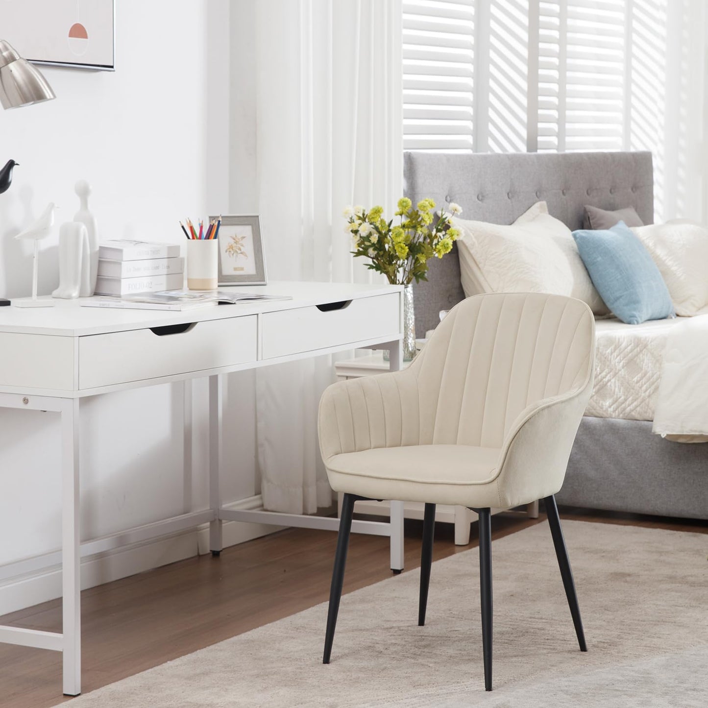 Set of 4 Cream Velvet Dining Chairs – Padded Seat with Backrest and Metal Legs for Dining Room or Living Space