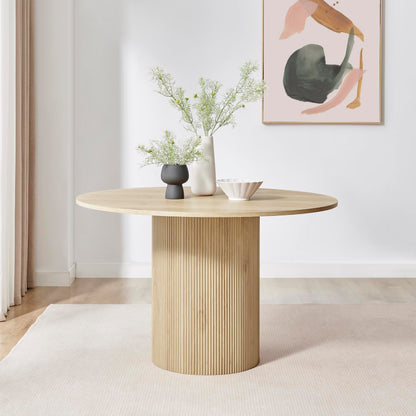 Penrose Round Oak Dining Table – 120cm Wooden Pedestal Table for 4–6 People – Scandinavian Design